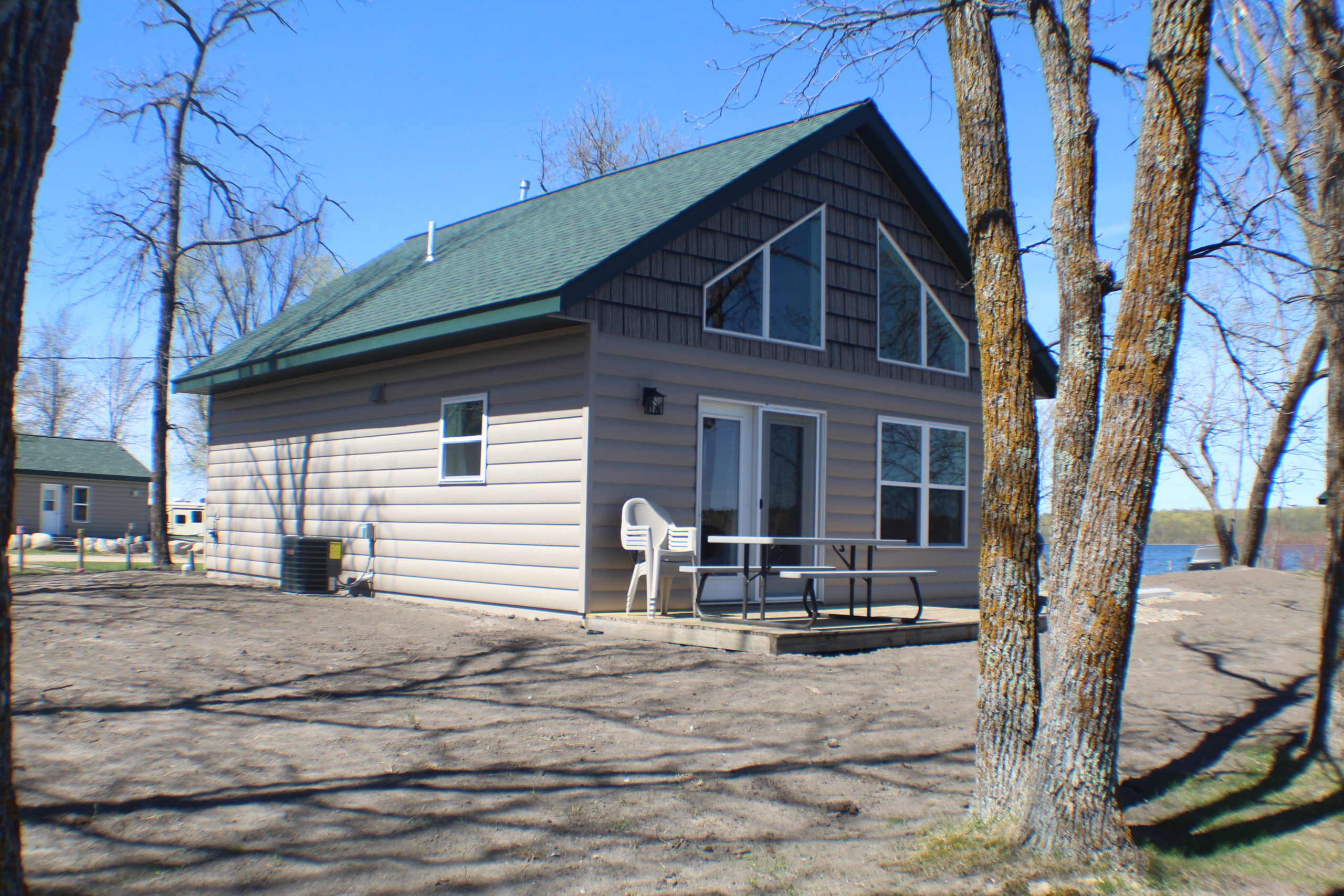 Cabin 1 Lakeside Close 2